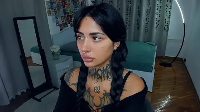 CharimgSabrina on StripChat