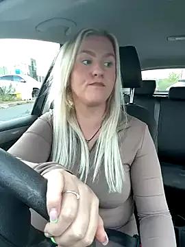 Charleigh_xx on StripChat