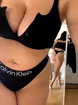 Chloe-taa on StripChat