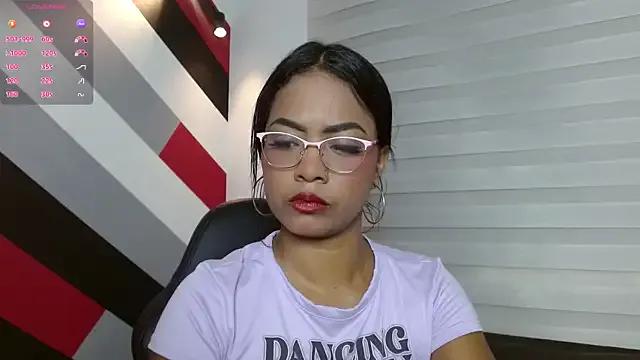 Chloe_Brown3 on StripChat