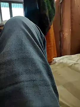 COUPLLE_VILLAGE on StripChat