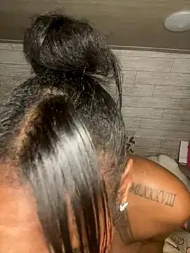 CUMQUEEN-XXX69 on StripChat