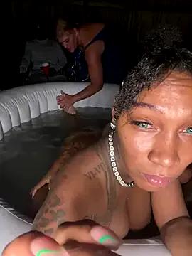 CUMQUEEN-XXX69 on StripChat