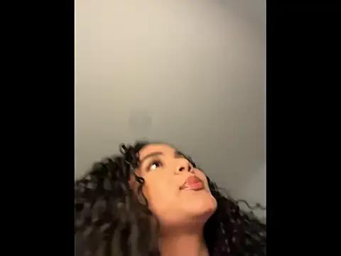 Curlyierr on StripChat