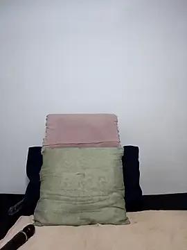 Curvy_sluty on StripChat