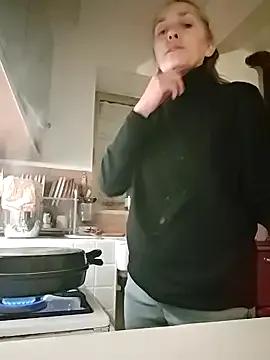 DaisyDea on StripChat