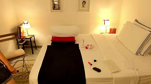 DaisyDea on StripChat