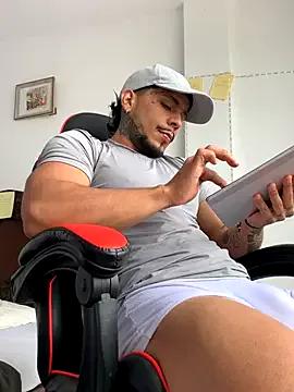 DeimonOficial on StripChat