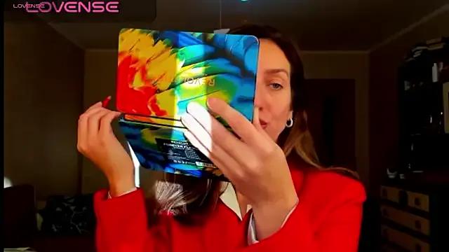 desired_zzoya on StripChat