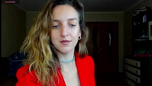 desired_zzoya on StripChat