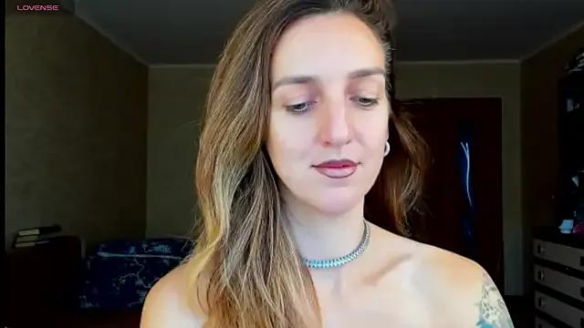 desired_zzoya on StripChat