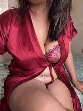 DevineDevilQueen on StripChat