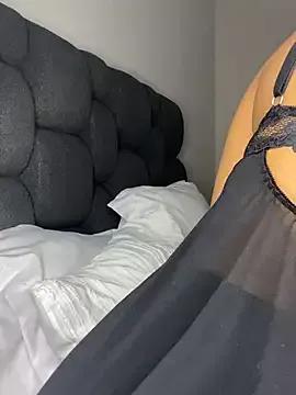 Diamondpussy97 on StripChat