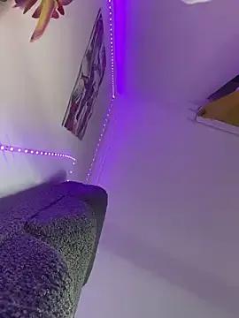 Diamondpussy97 on StripChat