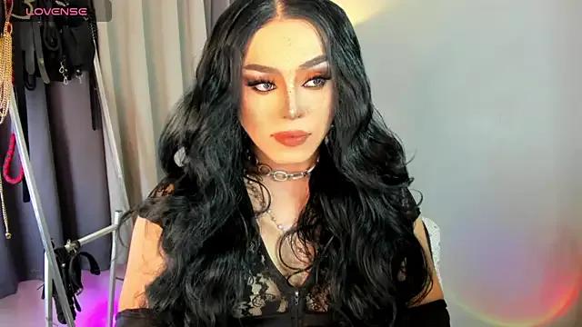 DominaAurumXXX on StripChat