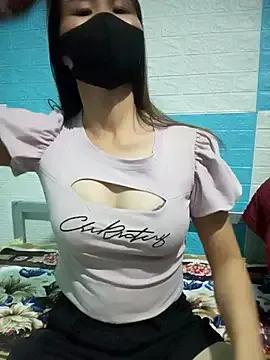 Donatella28 on StripChat