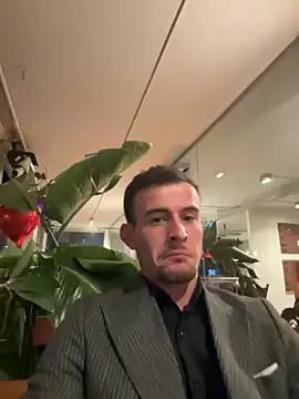 eddy355 on StripChat