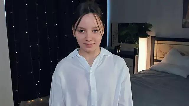 EdinaCordner on StripChat