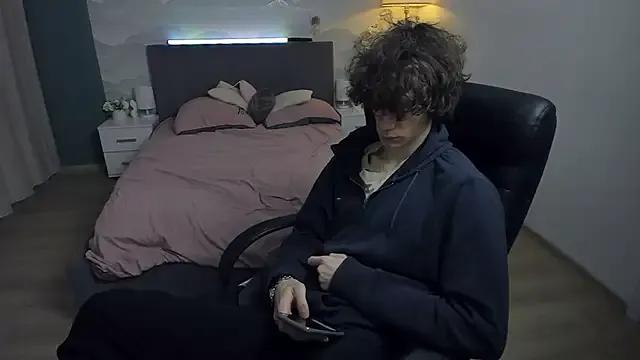 Edvard_Blare on StripChat