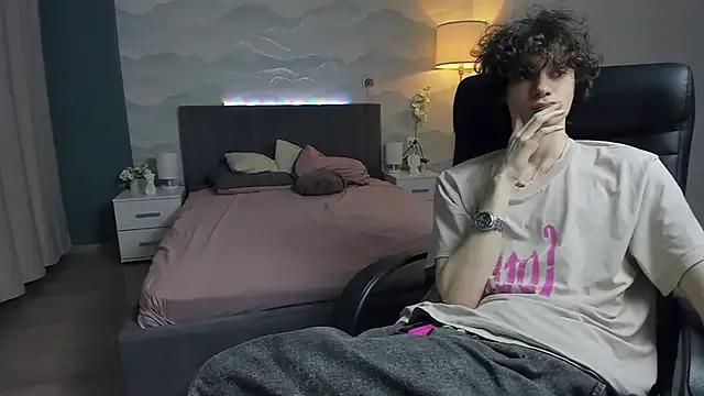 Edvard_Blare on StripChat