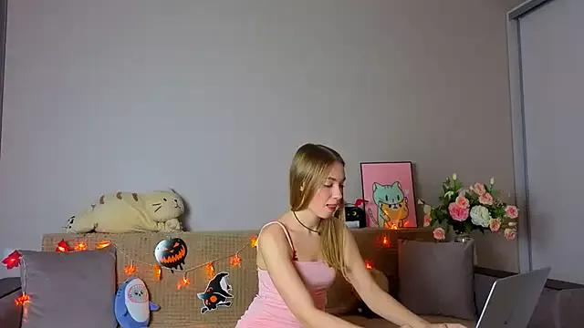 ElizaPurrr on StripChat