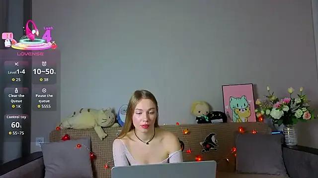 ElizaPurrr on StripChat