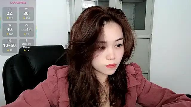 Ella-61 on StripChat