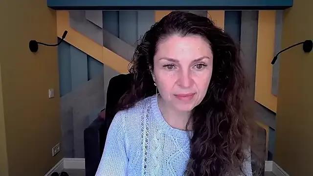 EllaLong on StripChat