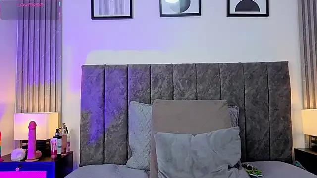 Ema_Stone65 on StripChat