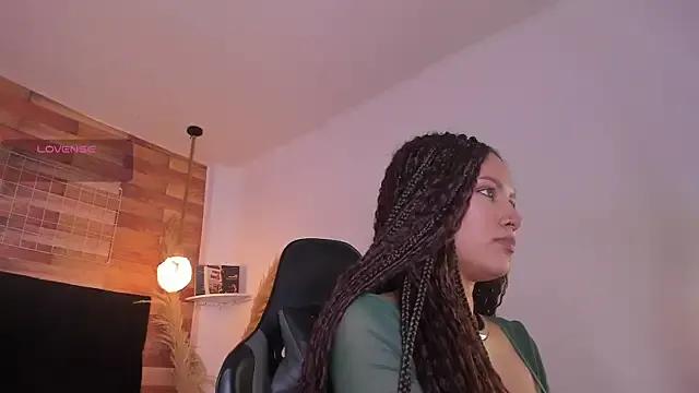 Emily_brown04 on StripChat