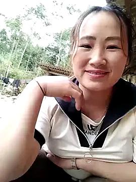 emini-xx on StripChat