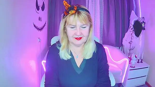 EmmaEllison on StripChat