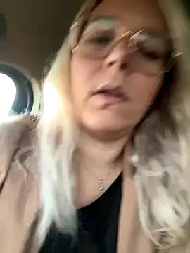 EmyLana on StripChat