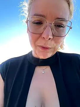 EmyLana on StripChat