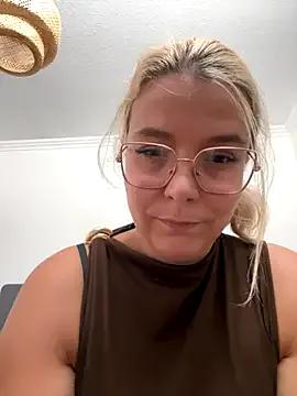 EmyLana on StripChat