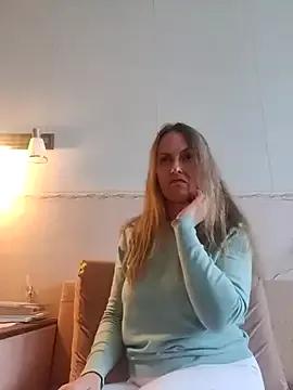 Evelina_cute on StripChat