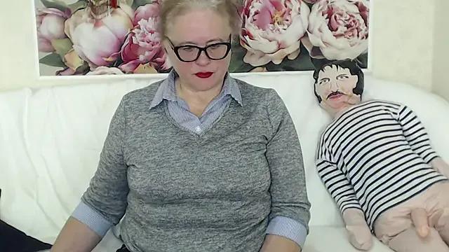 FlaviaSquirts on StripChat