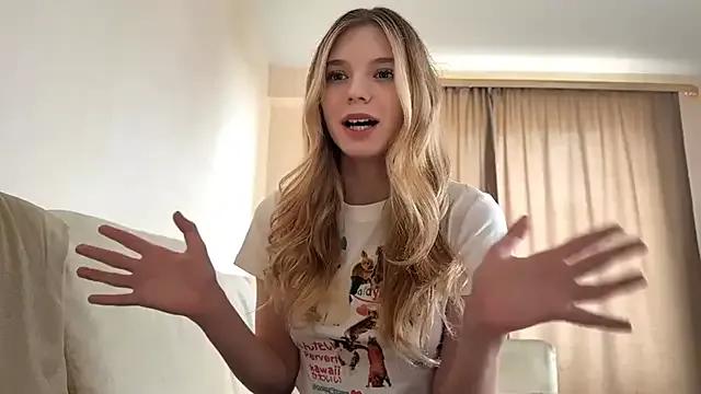 FruityXo on StripChat