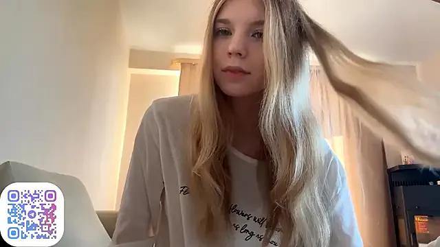 FruityXo on StripChat