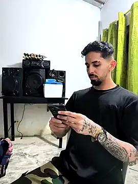 giannis090 on StripChat