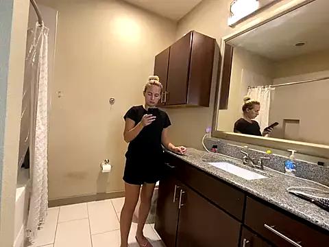 girlfriendmissy on StripChat