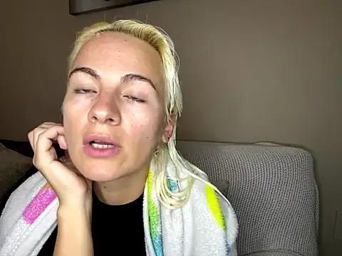 girlfriendmissy on StripChat