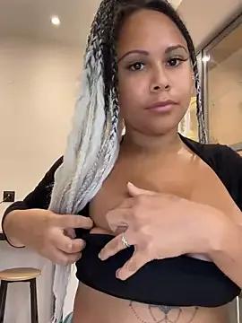 HaileyDiana on StripChat