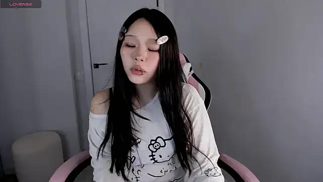 hee_young11 on StripChat