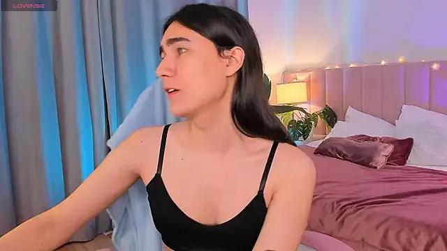 HeyAlena on StripChat