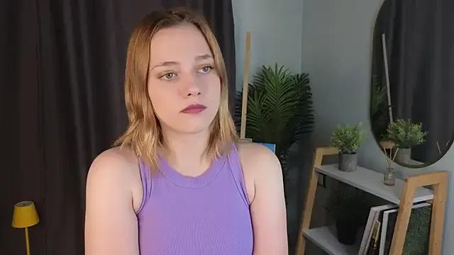 HollieCollelo on StripChat