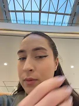 Holly_Play on StripChat