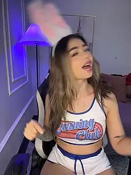 HoneyMollyX on StripChat