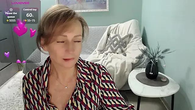 HornyMilf_777 on StripChat