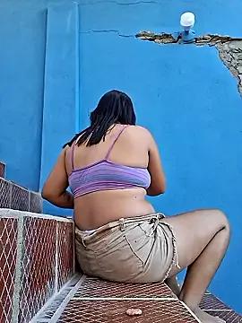 hot-mom22 on StripChat